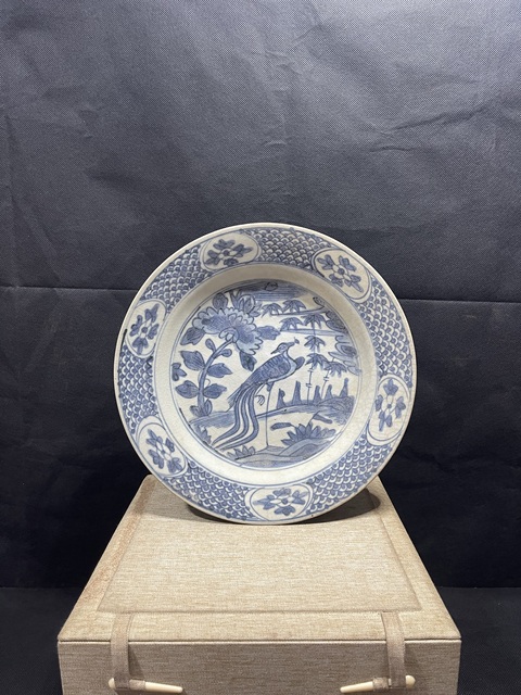 古玩陶瓷青花鳳穿牡丹圖盤真品鑒賞圖