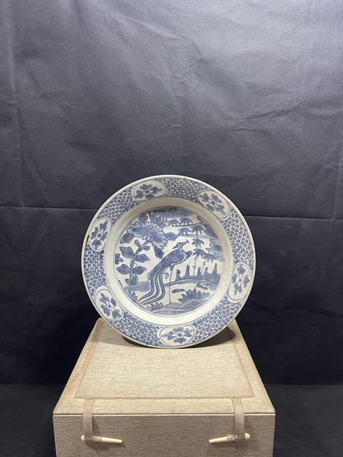 古玩陶瓷青花鳳穿牡丹圖盤真品鑒賞圖