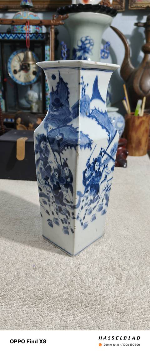 古玩陶瓷青花瓶真品鑒賞圖