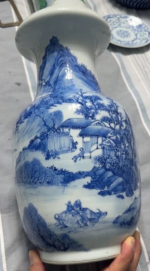 古玩陶瓷晚清?宣得年制款青花人物山水洗口瓶(超細路)拍賣,當前價格3500元