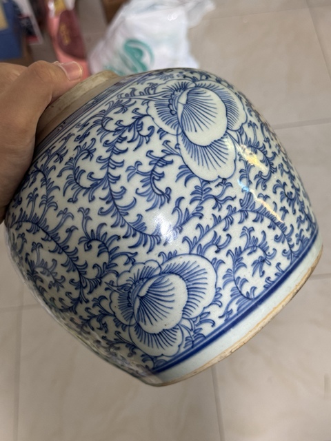 古玩陶瓷青花纏枝花卉紋罐真品鑒賞圖