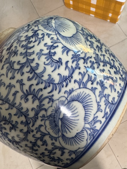 古玩陶瓷青花纏枝花卉紋罐真品鑒賞圖