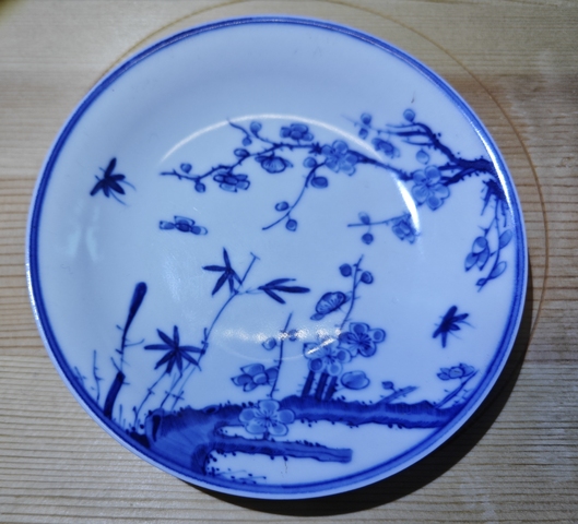 古玩陶瓷花卉紋青花杯盤拍賣，當(dāng)前價(jià)格3600元