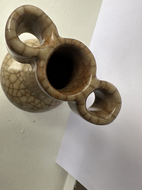 古玩陶瓷傳世哥窯貫耳瓶真品鑒賞圖