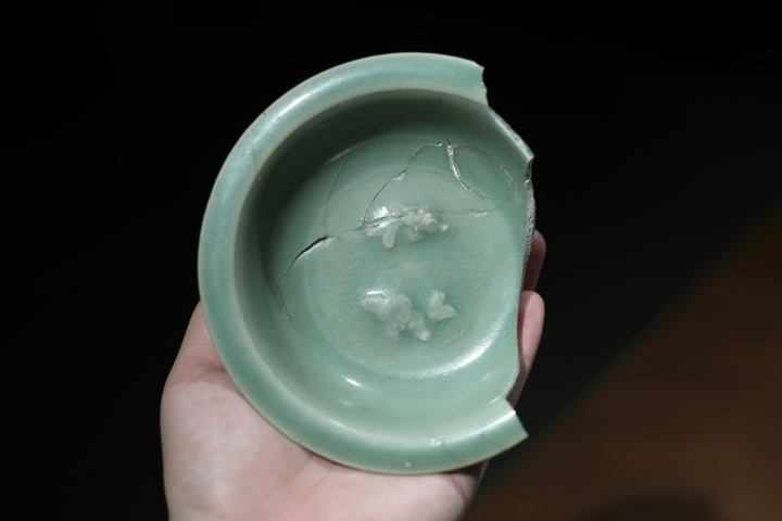 古玩陶瓷龍泉青瓷雙魚洗拍賣,當前價格0元