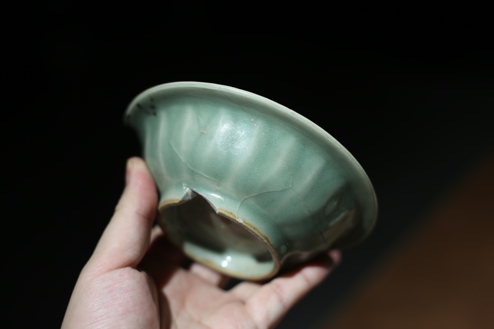 古玩陶瓷龍泉青瓷雙魚洗拍賣,當前價格0元