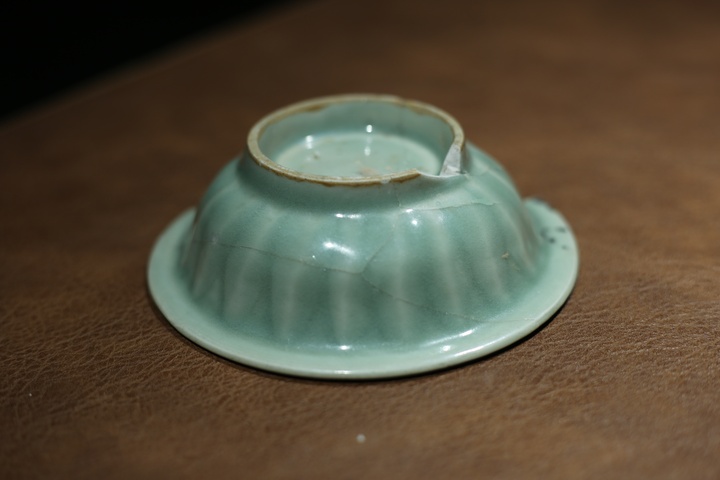 古玩陶瓷龍泉青瓷雙魚洗拍賣,當前價格0元