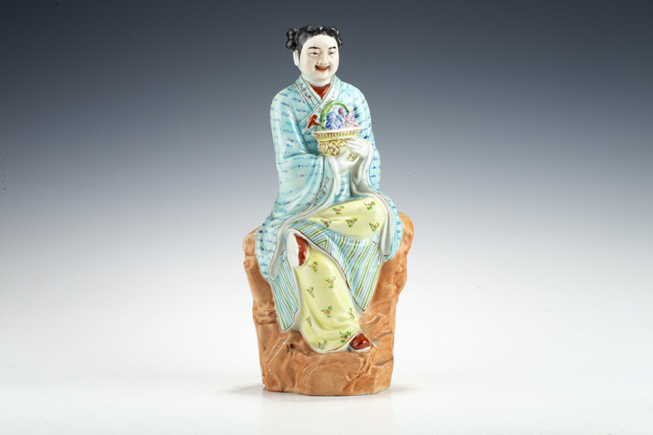 古玩陶瓷民國·粉彩藍采和塑像真品鑒賞圖