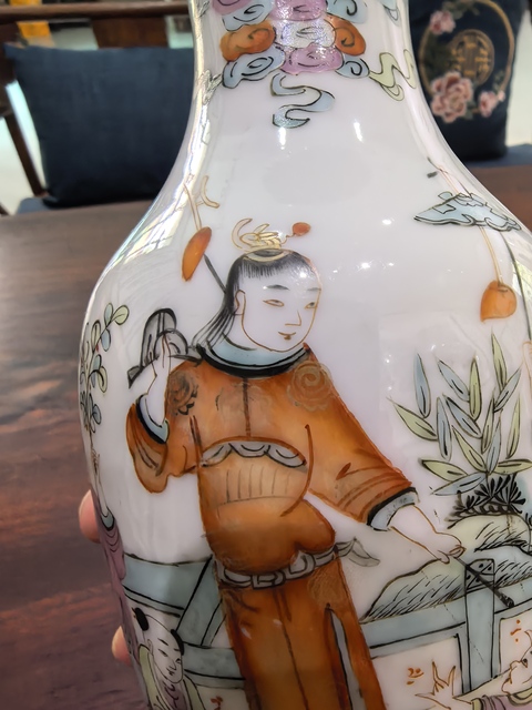 古玩陶瓷粉彩人物故事觀音瓶真品鑒賞圖