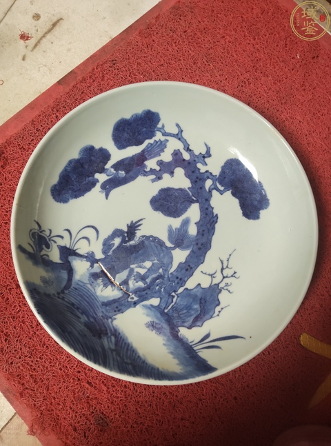 古玩陶瓷松雀瑞獸青花盤真品鑒賞圖