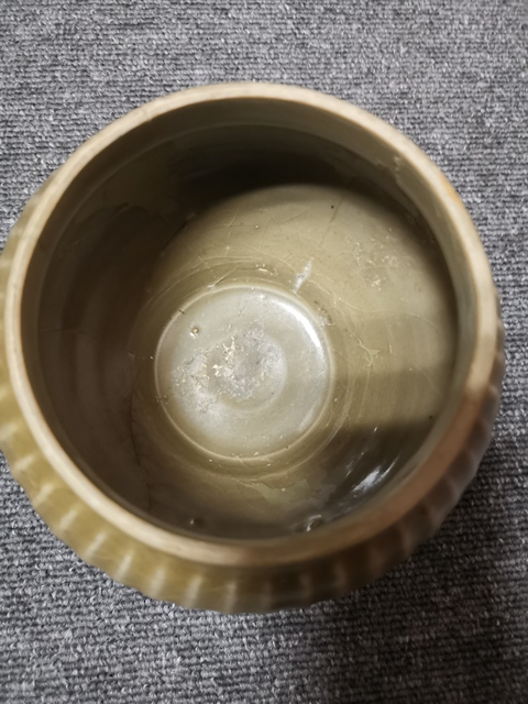 古玩陶瓷元代龍泉荷葉蓋罐真品鑒賞圖