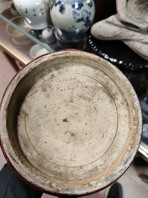 古玩陶瓷紅釉圈足圈足香爐真品鑒賞圖