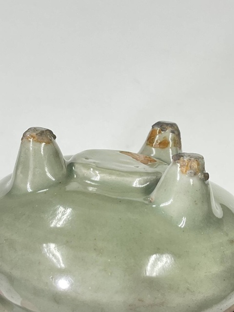 古玩陶瓷元代龍泉三足爐真品鑒賞圖