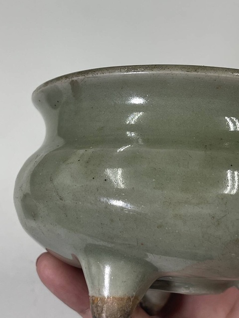 古玩陶瓷元代龍泉三足爐真品鑒賞圖