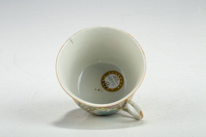 古玩陶瓷民國·金地粉彩百花不落地紋執(zhí)杯一對拍賣，當前價格1841元