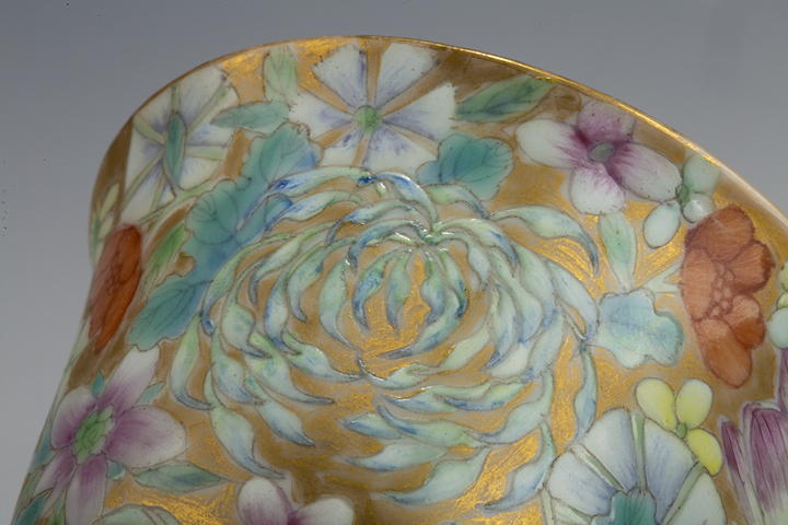 古玩陶瓷民國·金地粉彩百花不落地紋執(zhí)杯一對拍賣，當前價格1841元