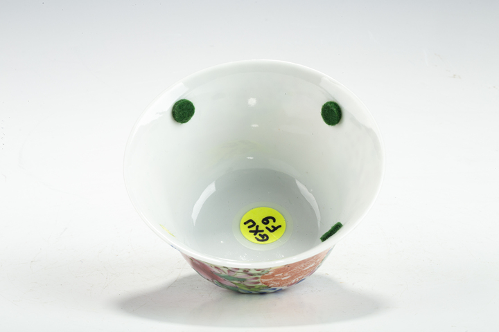 古玩陶瓷民國·粉彩百花不落地團龍紋三才碗
真品鑒賞圖