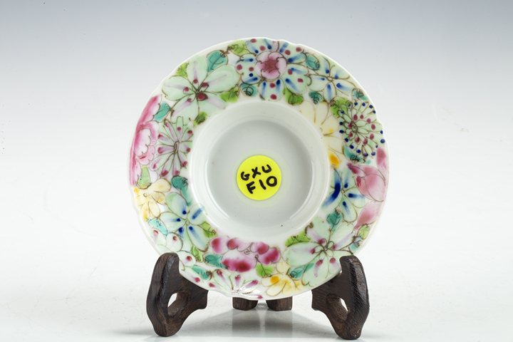 古玩陶瓷民國·粉彩百花不落地團龍紋三才碗
真品鑒賞圖