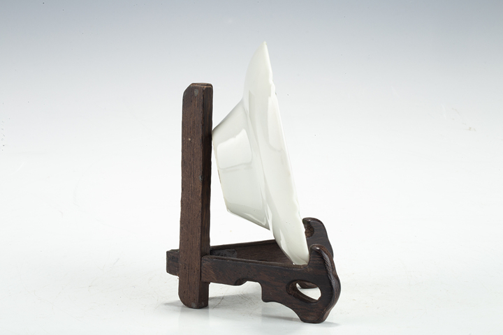 古玩陶瓷民國·粉彩百花不落地團龍紋三才碗
真品鑒賞圖