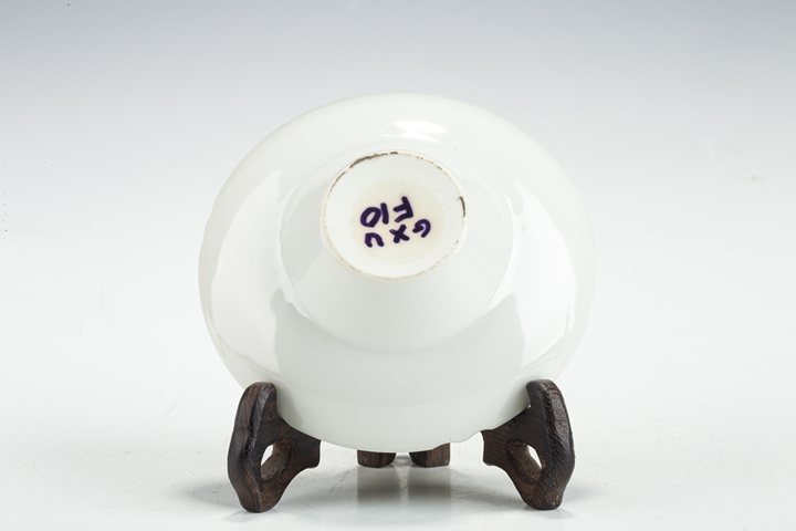 古玩陶瓷民國·粉彩百花不落地團龍紋三才碗
真品鑒賞圖