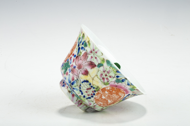 古玩陶瓷民國(guó)·粉彩百花不落地團(tuán)龍紋三才碗真品鑒賞圖