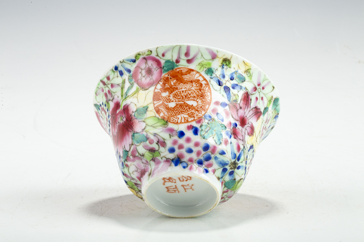 古玩陶瓷民國(guó)·粉彩百花不落地團(tuán)龍紋三才碗真品鑒賞圖