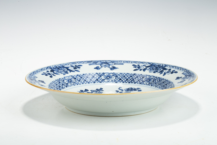 古玩陶瓷清雍正·青花花卉紋折沿盤
拍賣，當前價格0元