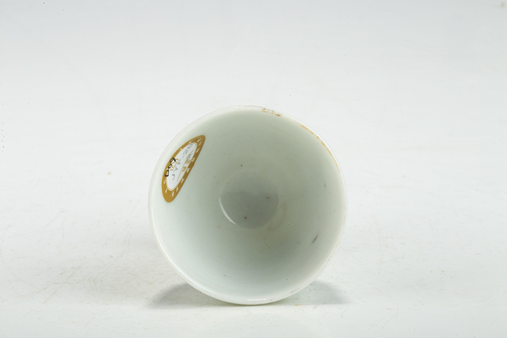 古玩陶瓷民國·白釉梅花紋高足杯一對真品鑒賞圖