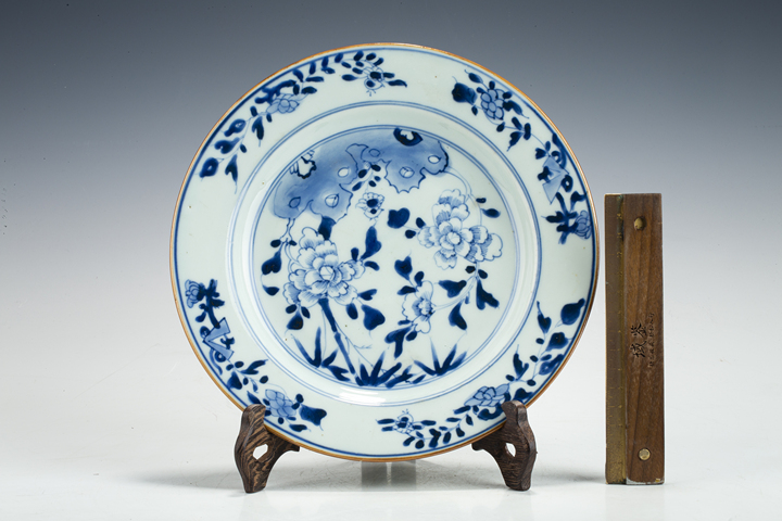 古玩陶瓷清康熙·青花洞石花竹紋折沿盤
真品鑒賞圖