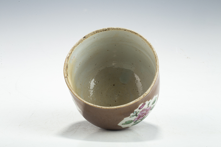 古玩陶瓷清雍乾·紫金釉開(kāi)窗粉彩花卉紋蓋缸
拍賣，當(dāng)前價(jià)格0元