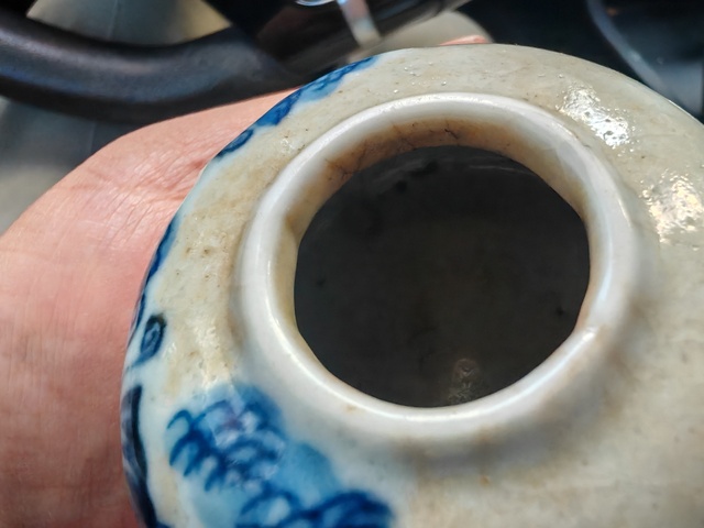 古玩陶瓷哥釉青花蝴蝶紋水盂真品鑒賞圖