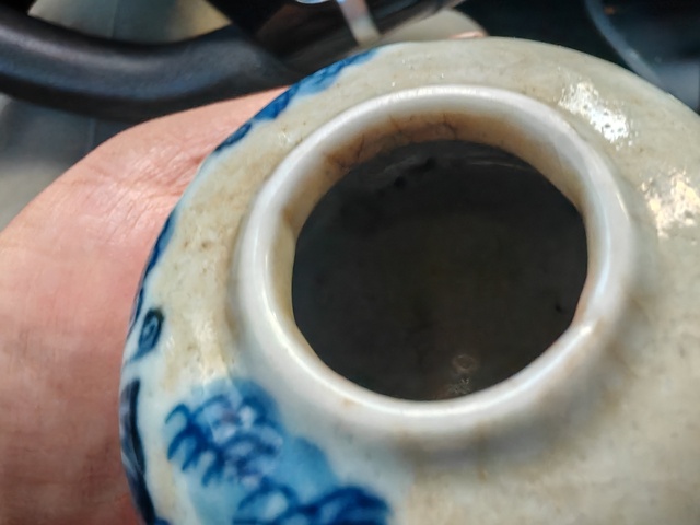 古玩陶瓷哥釉青花蝴蝶紋水盂真品鑒賞圖