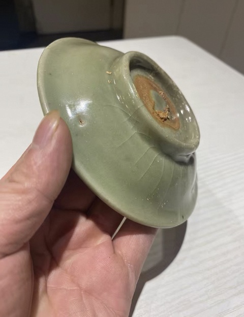 古玩陶瓷龍泉青瓷刻花盤真品鑒賞圖