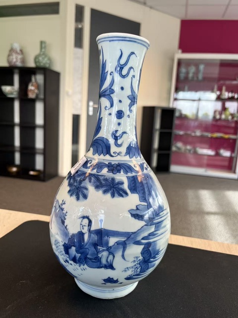 古玩陶瓷青花人物紋瓶真品鑒賞圖