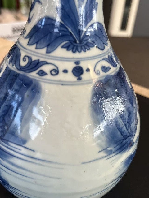 古玩陶瓷青花人物紋瓶真品鑒賞圖