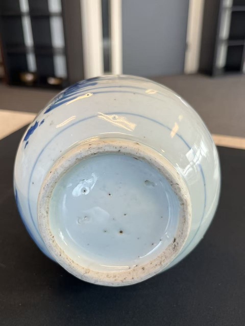 古玩陶瓷青花人物紋瓶真品鑒賞圖