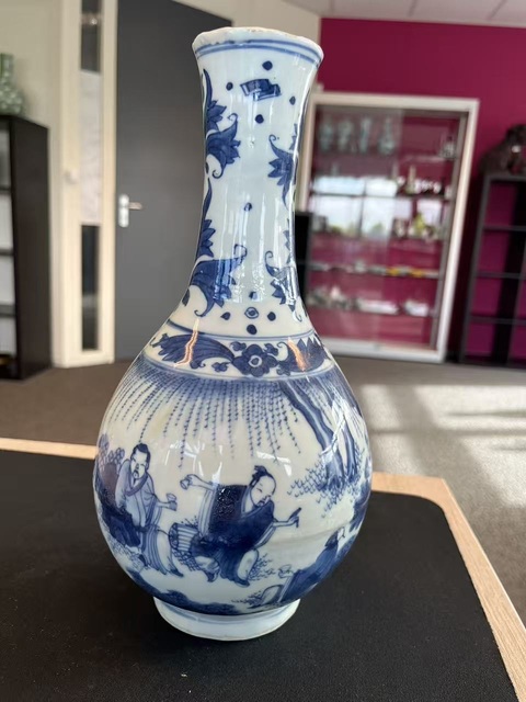 古玩陶瓷青花人物紋瓶真品鑒賞圖