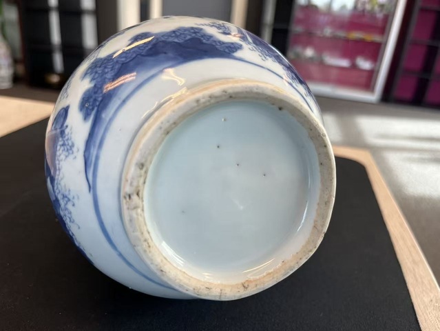 古玩陶瓷青花人物紋瓶真品鑒賞圖