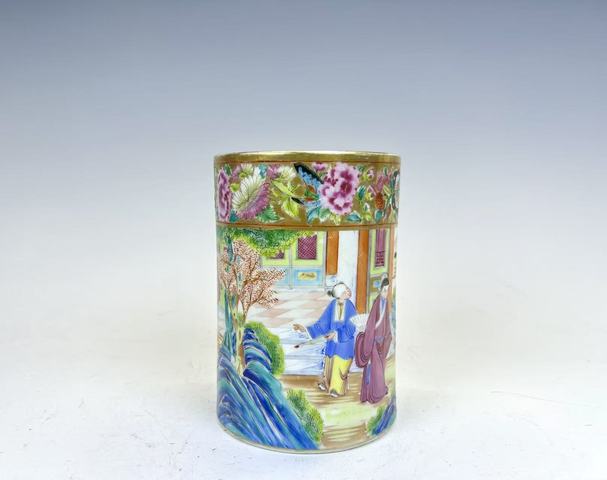 古玩陶瓷清晚期·廣彩合家歡故事筆筒拍賣，當前價格3104元