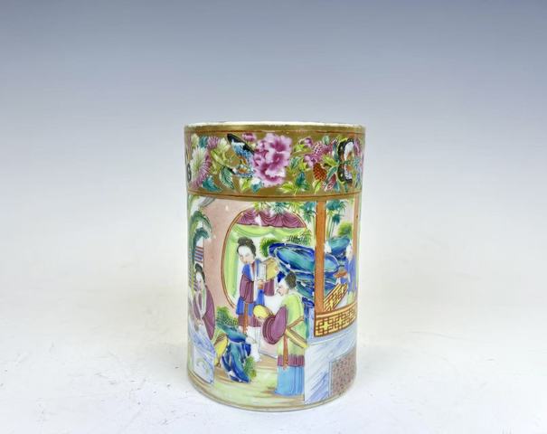 古玩陶瓷清晚期·廣彩合家歡故事筆筒拍賣，當前價格3104元