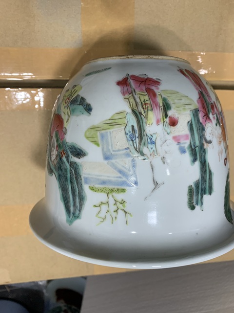 古玩陶瓷粉彩人物花盆真品鑒賞圖