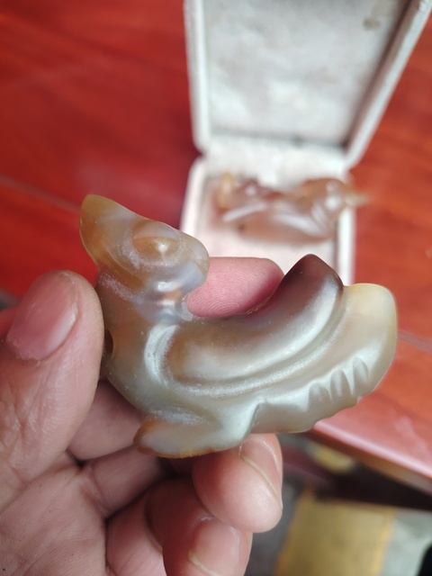 古玩玉器瑪瑙蛹真品鑒賞圖