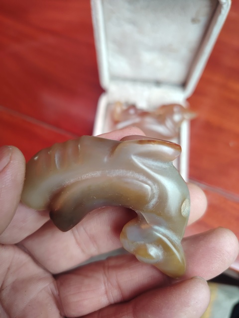 古玩玉器瑪瑙蛹真品鑒賞圖