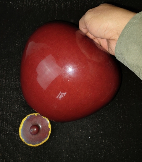 古玩陶瓷紅釉罐真品鑒賞圖