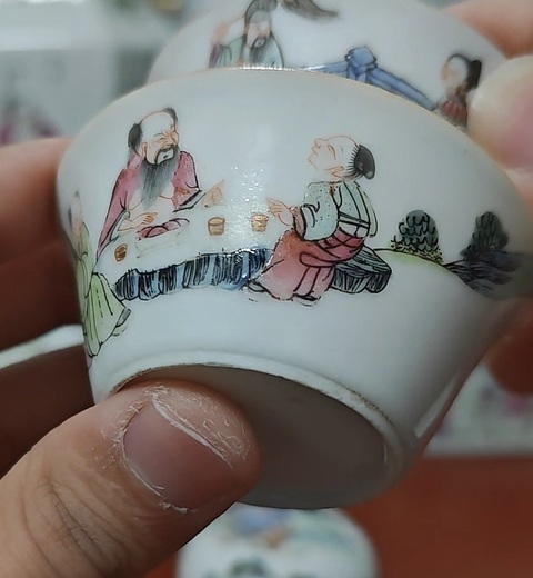 古玩陶瓷粉彩人物馬蹄杯拍賣(mài)，當(dāng)前價(jià)格8500元