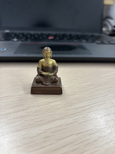 古玩銅器銅鎏金上師像真品鑒賞圖