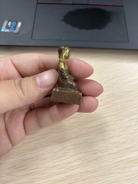 古玩銅器銅鎏金上師像真品鑒賞圖