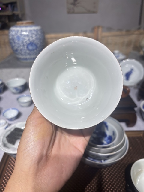 古玩陶瓷粉彩蟲草紋茶碗真品鑒賞圖