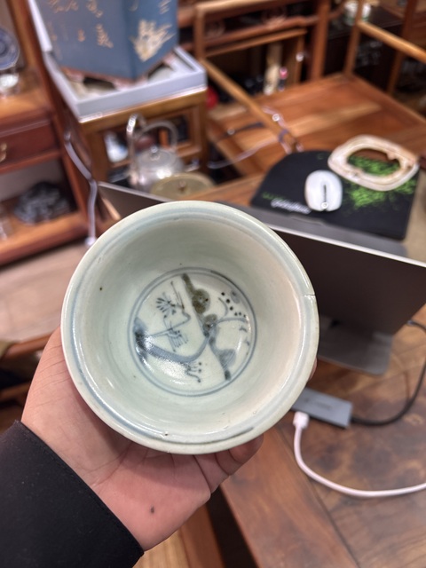 古玩陶瓷紫金釉青花山水人物杯真品鑒賞圖