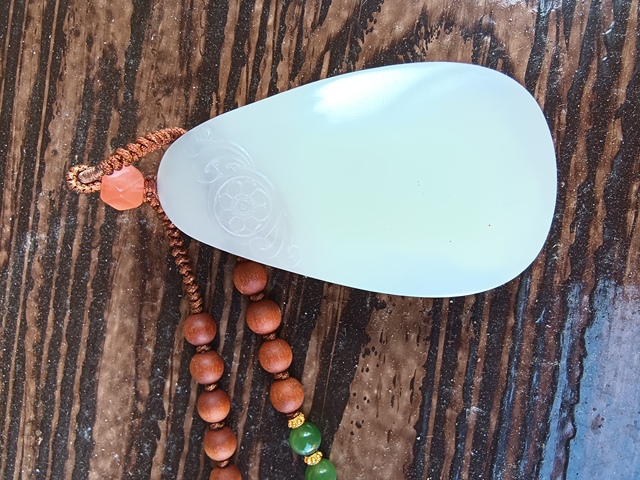 古玩玉器玉觀音掛墜真品鑒賞圖